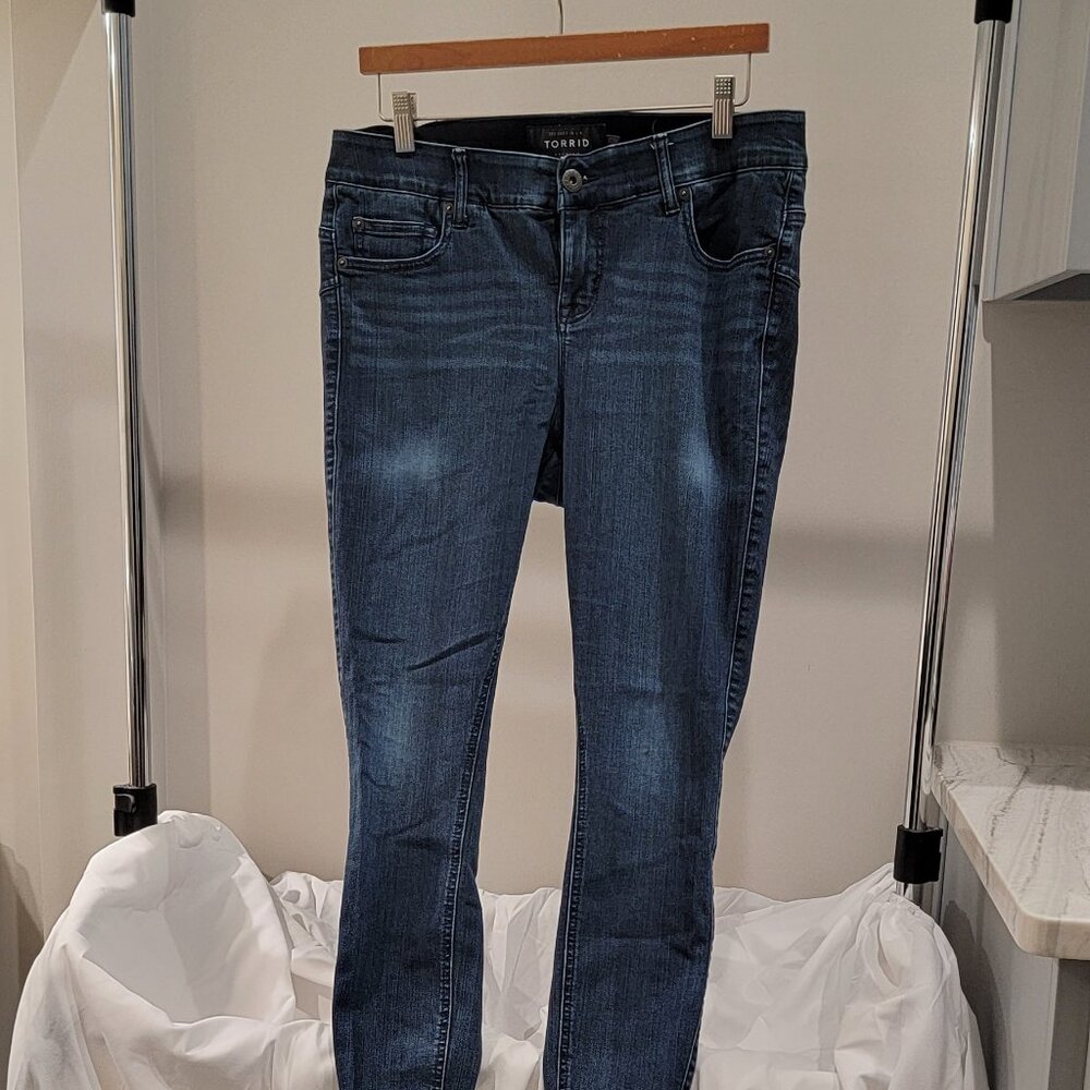 Torrid Bombshell Skinny Premium SZ 12S